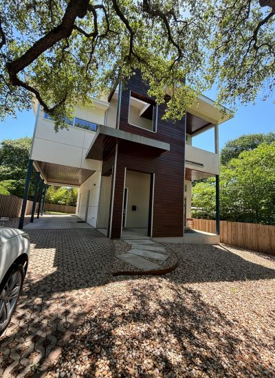 Austin 70704 modern home with flat roof